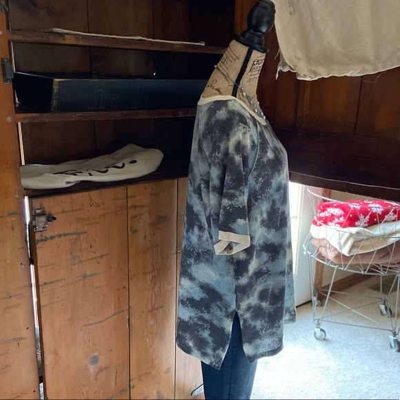 Honeyme blue/white patterned short sleeve shirt - Picture 3 of 6